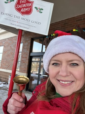 Vol Salvation Army ringing bells